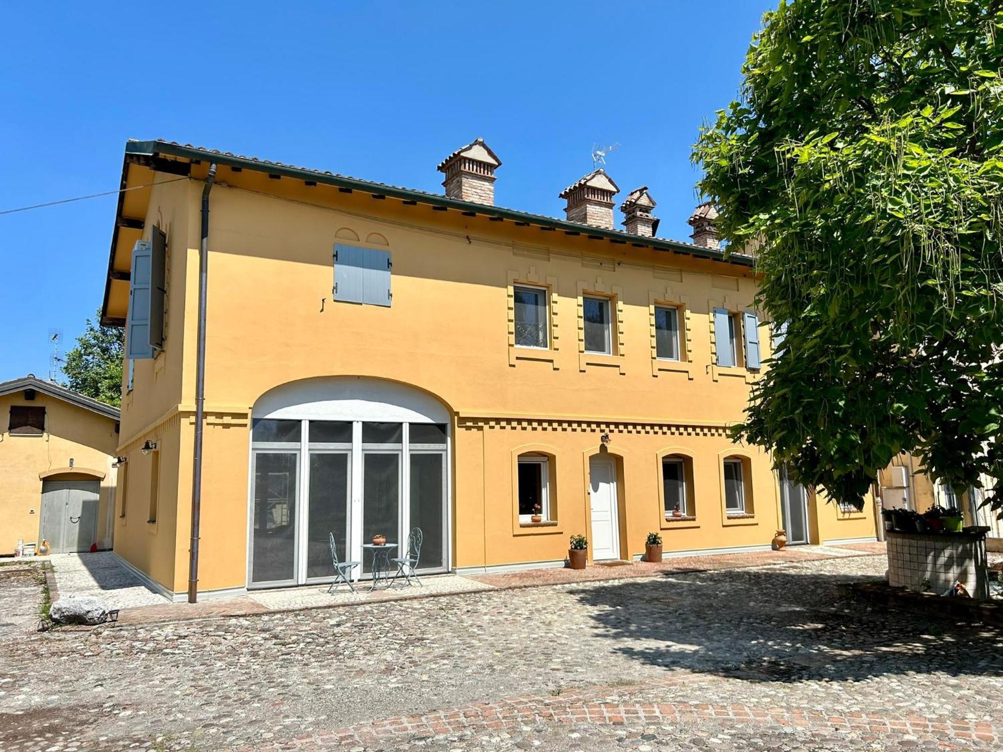 Al Civico 73 Bed and Breakfast Carpi Buitenkant foto